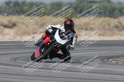 media/Oct-13-2025-Moto Forza (Mon) [[a66d839500]]/3-B Group/Session 3 (Turn 16)/